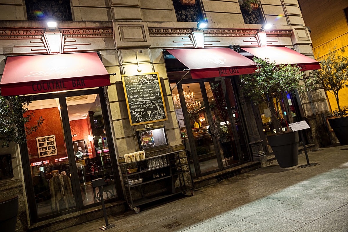 Il Jazz Cafè è un locale nel cuore della movida milanese