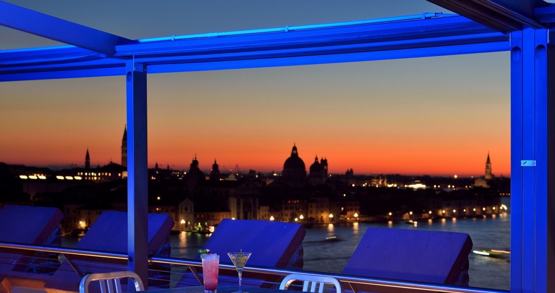 SKYLINE ROOFTOP BAR